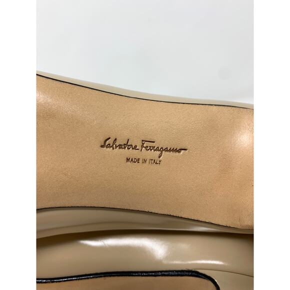 SOLD VTG Salvatore Ferragamo Black Patent Cap Toe Heels Beige Leather Womens 8.5 - Picture 12 of 12